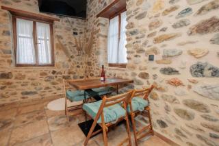 Mystras Panorama House - 9