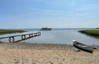 Rural cottage with lake view and swimming area - 8