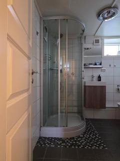 Easy & practical close to city senter - 4 persons - 3