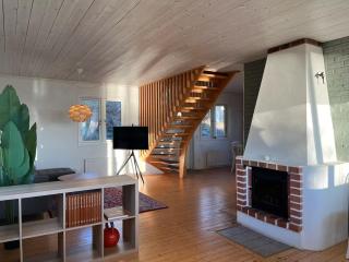 Rural cottage with lake view and swimming area - 4