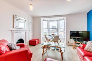 Stylish 2BR Apartment | Margate Beach & Old Town - 4