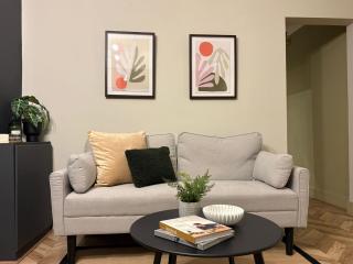 ArtBnB Apartment Two - 7