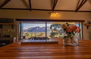 Stars and Stones Country Retreat - 0