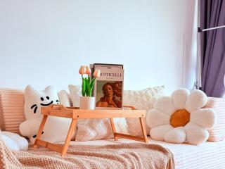 Perfect for Families & Larger Groups, KL MRT- M Vertica - 1