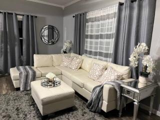 Notre Dame Getaway! Walk to ND! Host a Tailgate! - 0