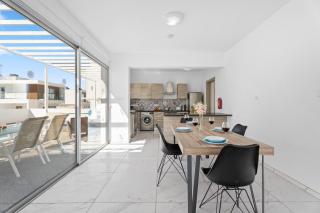 Villa Elite Blu Breeze by Ezoria Villas - 3