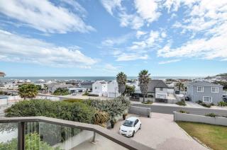 House 12 Beach Club - 6