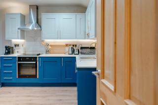 Cosy Loft Apartment Steps to City Walls & Minster - 5