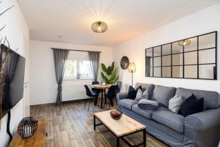 Ruhiger Bungalow in Dresden mit Terrasse, Garten & privatem Stellplatz - 0