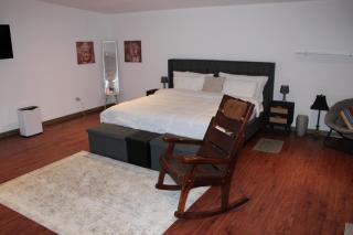 Sea song cabin with private waterfall and river - 9