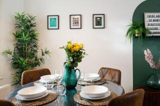 Amica Rose - Belfast - 6