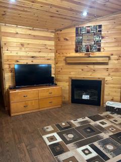 Solarium Deluxe Cabin #19 on Patoka Lake in Southern Indiana - 3