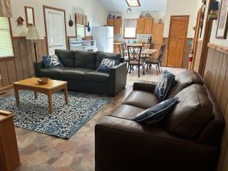 Solarium Cabin #16 on Patoka Lake in Southern Indiana - 6