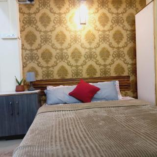 Lovely room in koregaon park - 8
