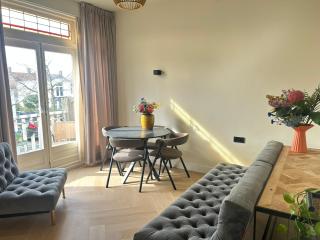 Lovely Spacious Apartment - 6