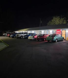 Hilltop Motel - 4