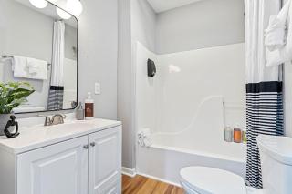 Columbus Park Upper Apt Minutes from Downtown KC - 4