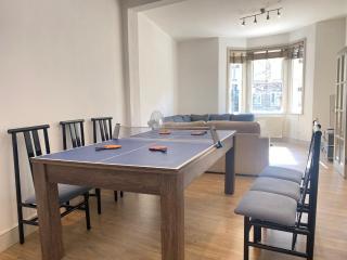 Opuluxe 4-Bedroom House - Sleeps 16 - Near Westfield - 9