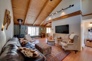 Unique Thornton Townhome Swim, Ski, and Hike! - 0