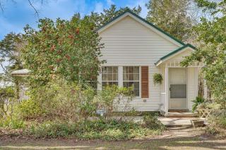 2-Acre Farmhouse w/ Animals! Allendale Retreat - 6