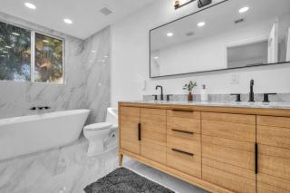The Coconut Grove Escape Family Designer 3BR Home - 8
