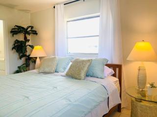 Spacious and Cozy Close to the Gulf Best Beaches - 3