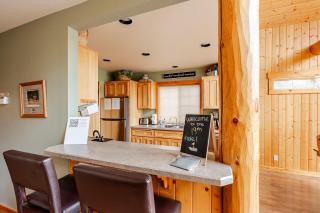 19th Hole Chalet at Eagle Crest - 3