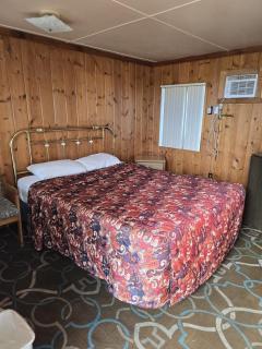 Hilltop Motel - 7