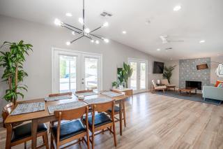 Paradise Palms Retreat - Mid Century Modern Pool Villa near STRIP - 5