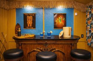 Indy Palm Pad with Patio & Tiki Bar-Mid-Century Charmer-Family Friendly - 7