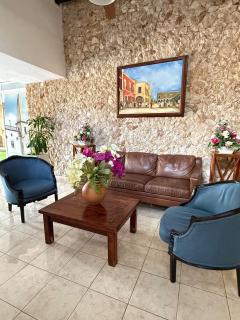 Hotel Valladolid - 0