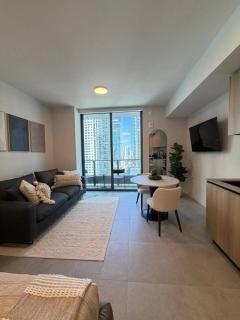 Live the Miami Experience Prime Location Suite - 8