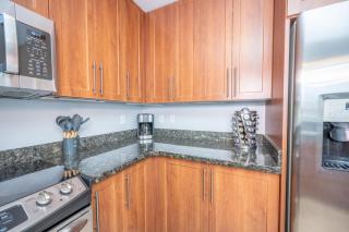 New 3Bd 2Bth Oceanfront Pool Boat 224B - 8