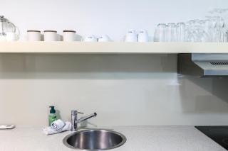 Level 10 Life Spacious 1 Bed Apartment and Pool - 1