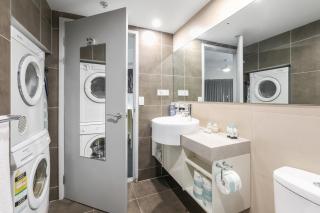 Level 10 Life Spacious 1 Bed Apartment and Pool - 5