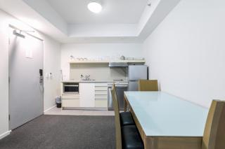 Level 10 Life Spacious 1 Bed Apartment and Pool - 5