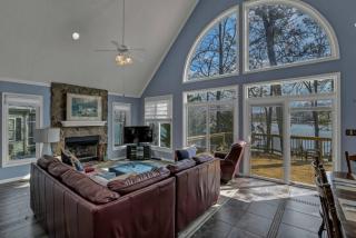 Lakefront Retreat-Sunset Views - 4