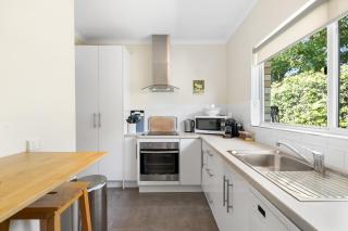 Toorak Escape - Serene Stay near Burnside Village - 6