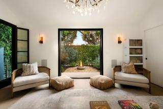 NEW Melrose Oasis Open Concept with Resort Pool - 2