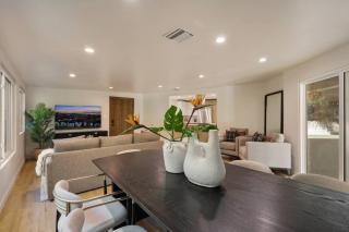 Luxury Hollywood Hills Retreat with Pool Table - 4