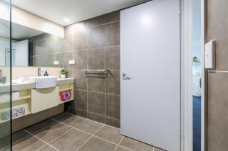 10th floor Executive King Suite - 5