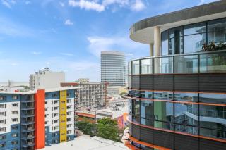 The Complete Studio with King Bed, Full Kitchen & Laundry at Darwin CBD - 4
