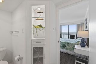 Beachfront Condo Pool Surfing Fishing EW 1101 - 3