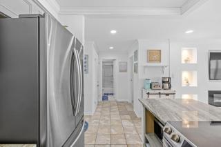 Oceanfront Beach Condo, Pool, Gym, Fishing Surfing - 5