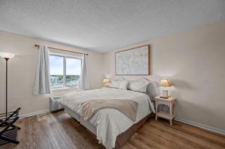 Oceanfront Beach Condo, Pool, Gym, Fishing Surfing - 4