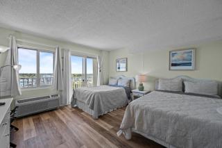 Oceanfront Beach Condo, Pool, Gym, Fishing Surfing - 1