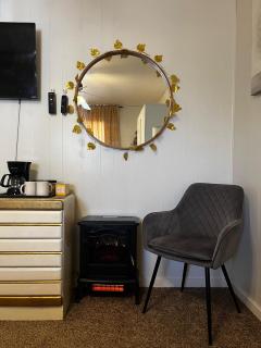 Boutique Elegant Gold Room Kitchenette With EV Charger - 4