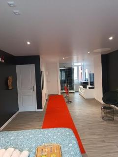 Suite Cinéma #5#- Jacuzzi & projecteur-self check-in - 3