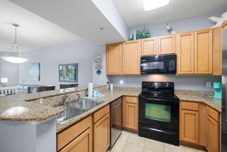 5 Star Resort 2BR 2 BATH King Suite Shuttle Pools Across from Beach 2208 - 1