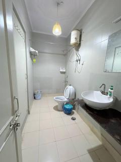 Stylish 3 BHK Close to Hauz Khas fort - 8